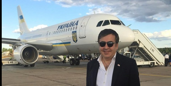 Лиза Богуцкая: Как только порошенко проигрывает выборы, Саакашвили покупает билет на самолет