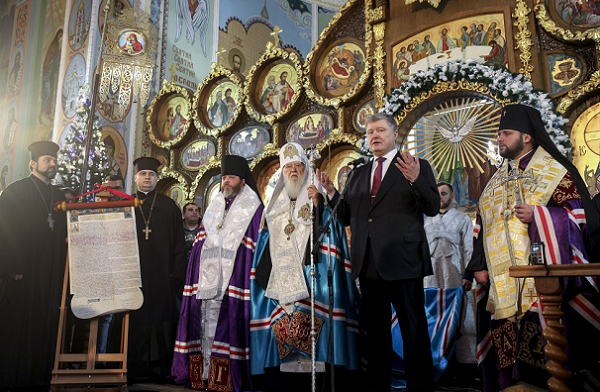 Православный аятолла Порошенко начал «томос-тур» по Украине. Надо выгнать торгаша из храма