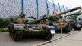 Достаточно ли Украина получает оружия для того, чтобы не просто держать оборону, но и успешно наступать? 