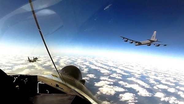 Три стратегических бомбардировщика США В-52Н снова находились в воздушном пространстве Украины: фото
