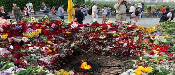 Бессмертный полк и националисты. Как будут праздновать День Победы в городах Украины