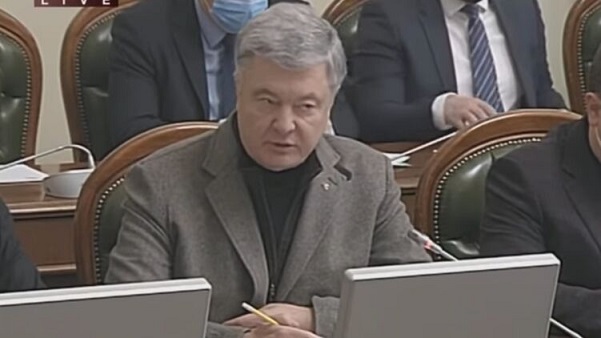 Экс-президент Порошенко в Раде назвал "г@вном" вакцину "ковишилд", которой прививают украинцев
