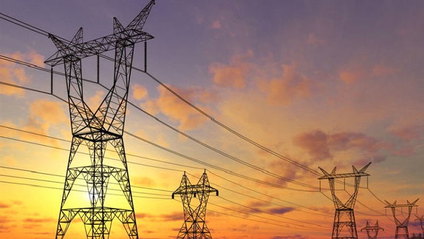 "Энергетики настроены на рост тарифов в 7-10 раз". Как повысят цены на электричество для людей и бизнеса