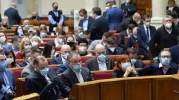 Если генпрокурор Украины лично одобряет подозрения депутатам, то разве это снятие неприкосновенности?