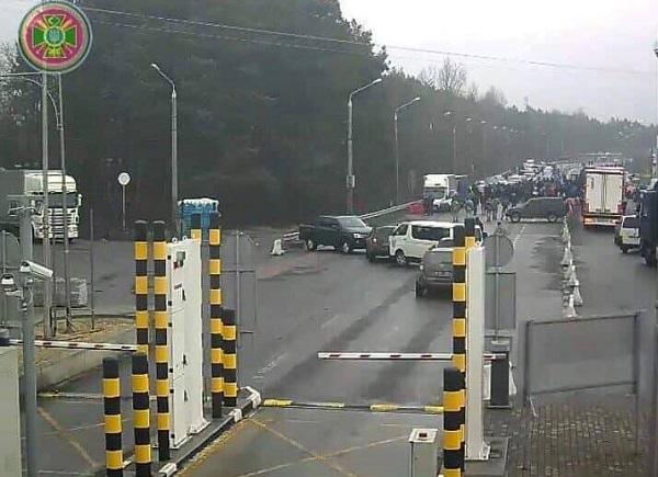 Евробляхеры массово блокируют КПП. На границу стягивают подкрепление пограничников. ФОТО