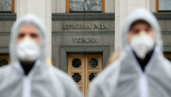 Журналистка раскрыла , кто и как ввез контрабандой в Украину коронавирусную вакцину Pfizer для VIPов