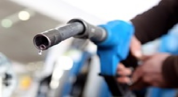Кабмин разрешил АЗС повысить цены на топливо