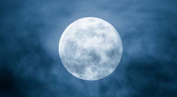 Как Луна влияет качество сна у мужчин и женщин