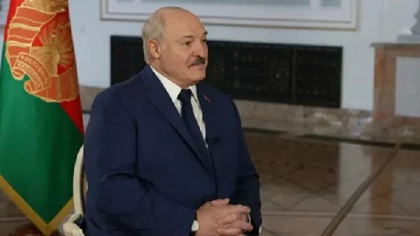 Лукашенко заявил, что коллективный Запад требует от Беларуси "стать такой, как Украина", но Минск отказался