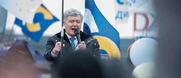 На измене. Как Порошенко "феерично" вернулся в Украину и почему суд так и не смог вынести по нему решение...