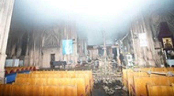Названа причина вчерашнего пожара в костеле в Киеве