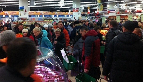 О чем говорят предновогодние давки во всех  киевских супермаркетах?