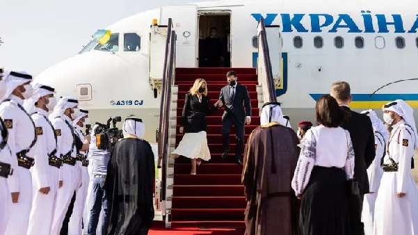Офис президента соврал: Зеленский умотал в Катар за госсчет позагорать на день раньше — нардеп Арьев