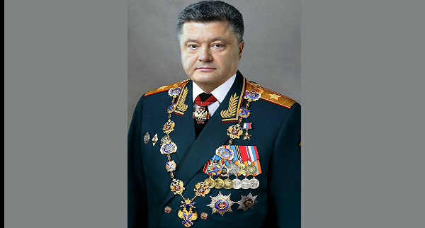 Первым указом президента Украины Зеленского должен стать указ о награждении Порошенко