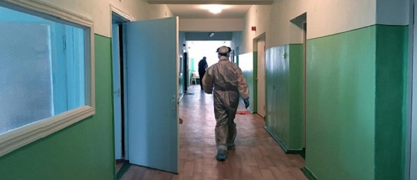 Почему при пандемии из Украины уезжают врачи — DW