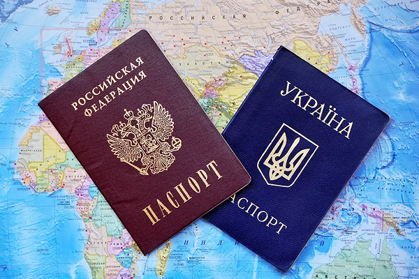 Получивших российские паспорта украинцев хотят лишить пенсий и других  социальных выплат