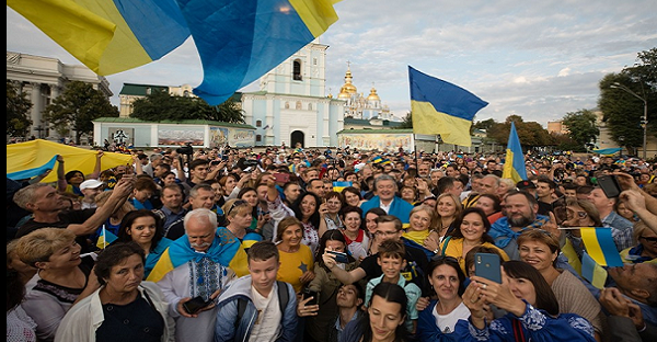 САНИТАРЫ! Порошенко окончательно свихнулся