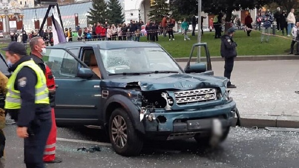 Полное видео жуткой аварии на Майдане, где погибли двое, а еще несколько - получили телесные повреждения