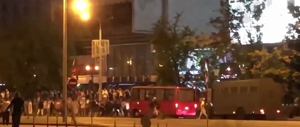 ВИДЕО стычек с протестующими в Минске