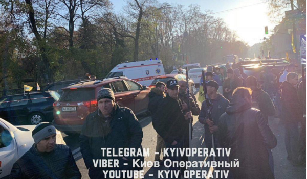 Протестанты заблокировали центр Киева