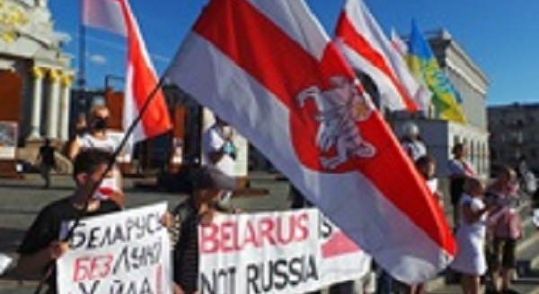 Протесты в Беларуси поддерживают 45% украинцев
