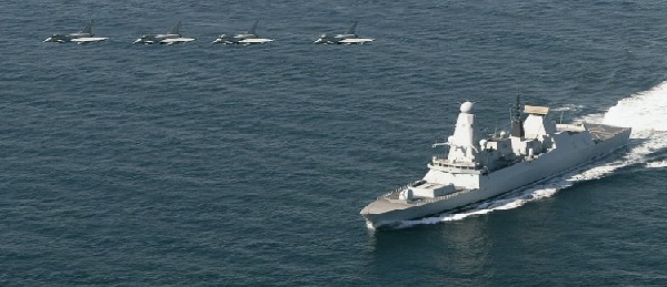 Российский корабль открыл предупредительную стрельбу по британскому эсминцу «Дефендер» в Черном море