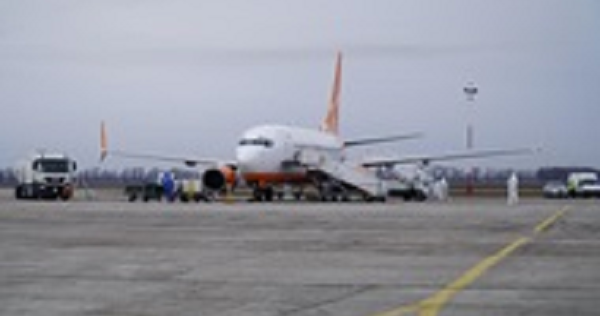 Самолет с эвакуированными прилетел в Харьков