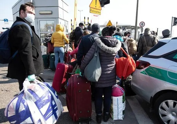 Сиделками, водителями и "на тыквы". В Германию зовут заробитчан. Где ждут украинцев и сколько им платят?