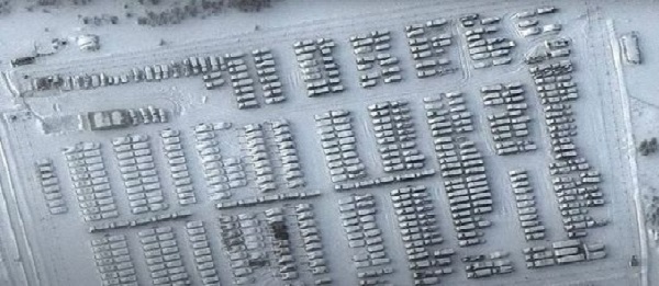 Спутниковая разведка пугает мир армейскими складами
