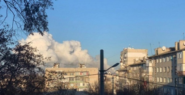 СРОЧНО! На арсенале в Балаклее на Харьковщине опять гремят взрывы, начался пожар. Видео