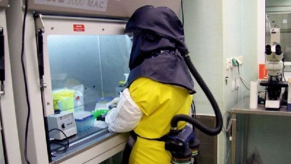 Ученые нашли доказательства лабораторного происхождения коронавируса COVID-19 - Daily Mail