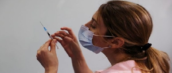 Указ Зеленского о вакцинации — очередная имитация: Украине понадобится 10 лет — врач-эпидемиолог