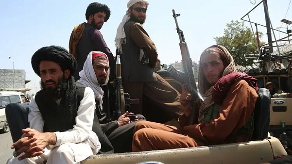 В Афганистане талибы начали расстреливать воров и вешать их тела на центральных площадях городов