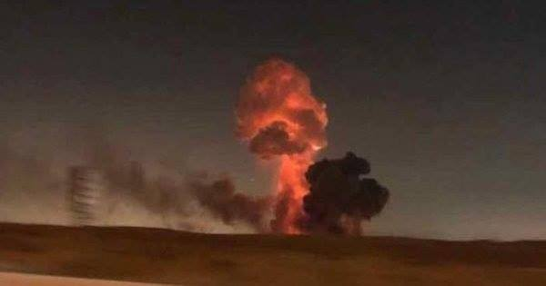 СРОЧНО! В Черниговской области горит и взрывается склад боеприпасов. Людей эвакуируют (ВИДЕО)
