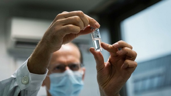В Киеве и других регионах Украины медики массово отказываются прививаться индийской "вакциной"