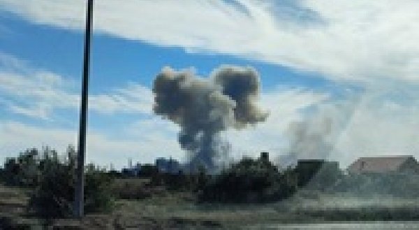 Взрывы на аэродроме в Крыму. Что уже известно