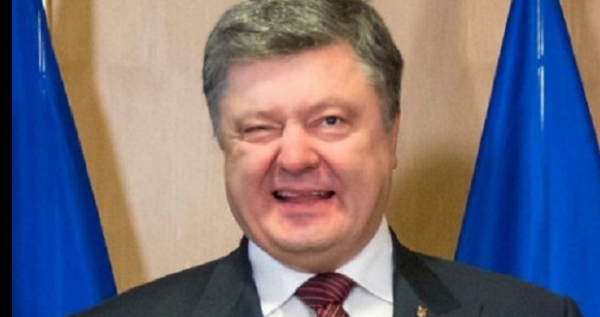 Я горжусь, что наш президент Порошенко стал в один ряд крупнейшими диктаторами мира, и во многом их обогнав - активистка