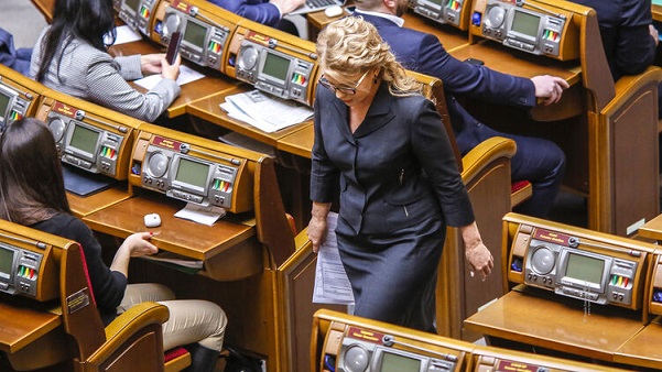 Юлины маневры. Почему Юлия Тимошенко заявляет о коалиции со "Слугой народа", хотя ее там не хотят