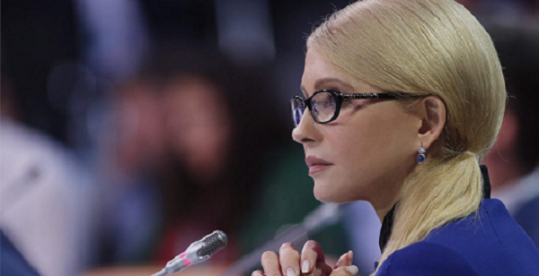 Тимошенко: мы снимем все налоги для «заробитчан» на денежные переводы и посылки в Украину