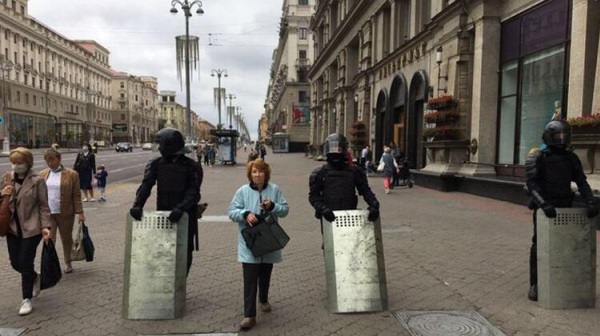 Задержания, избиения и военная техника. В Минске прошел "Марш единства" против Лукашенко. Как это было