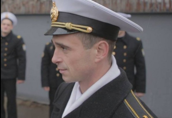Задержанные моряки оказались звездами украинского интернета, угрожавшими уничтожить российский флот