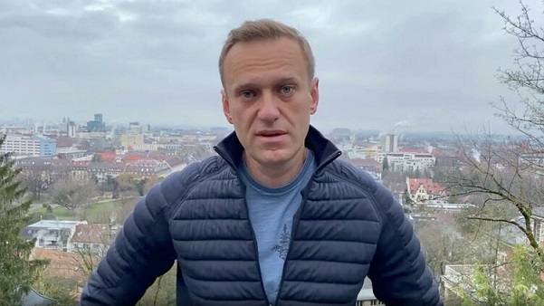 Почему оппозиционера Алексея Навального задержали сразу по прилету в Россию и что с ним будет дальше