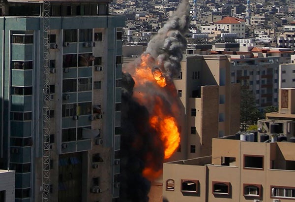Израиль послал всех на...: здания СМИ не щит для ХАМАС